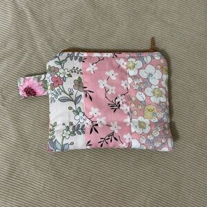 Handmade Quilted Mini Zipper Pouch | Floral Patchwork | Pink Floral 7